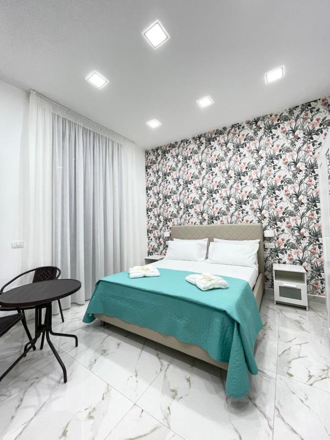 Virgy House Bed & Breakfast Наполи Екстериор снимка