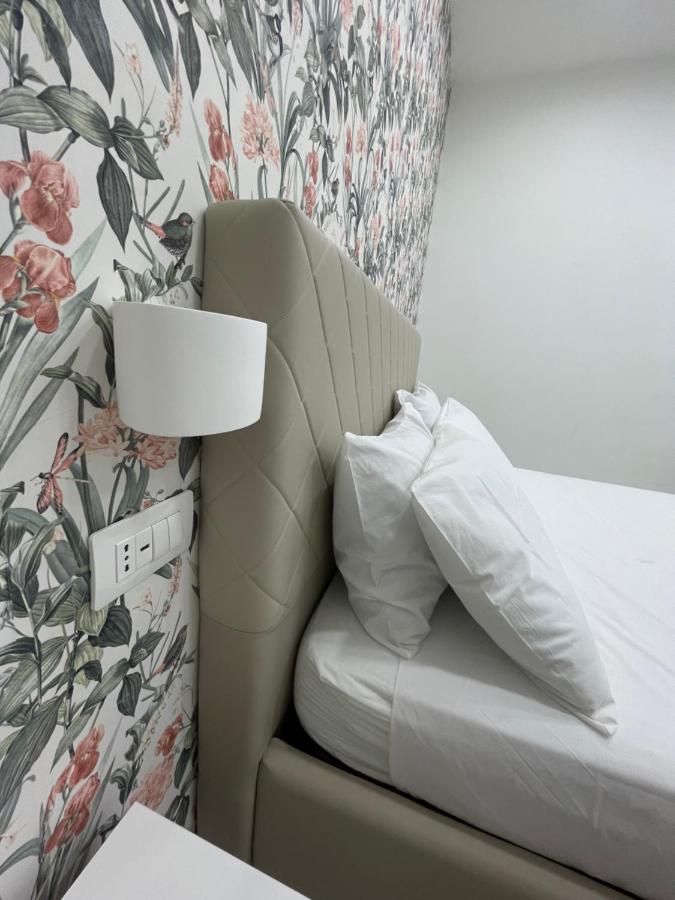 Virgy House Bed & Breakfast Наполи Екстериор снимка