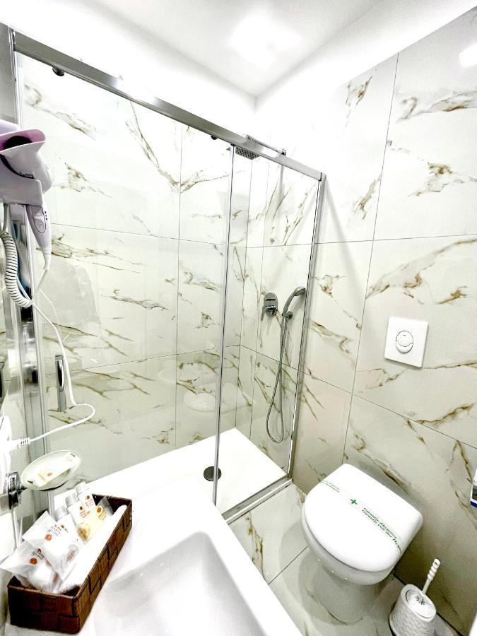 Virgy House Bed & Breakfast Наполи Екстериор снимка