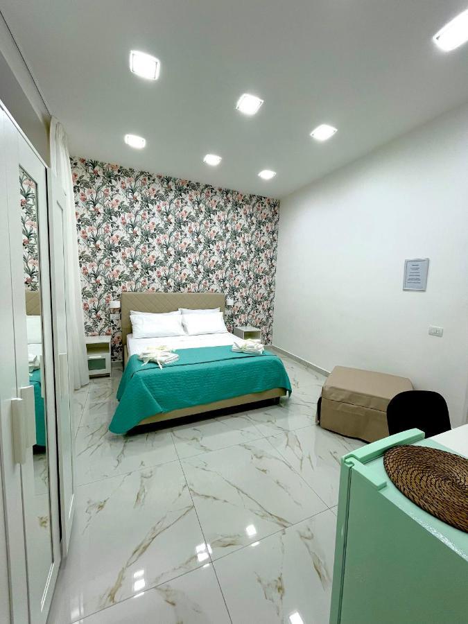 Virgy House Bed & Breakfast Наполи Екстериор снимка