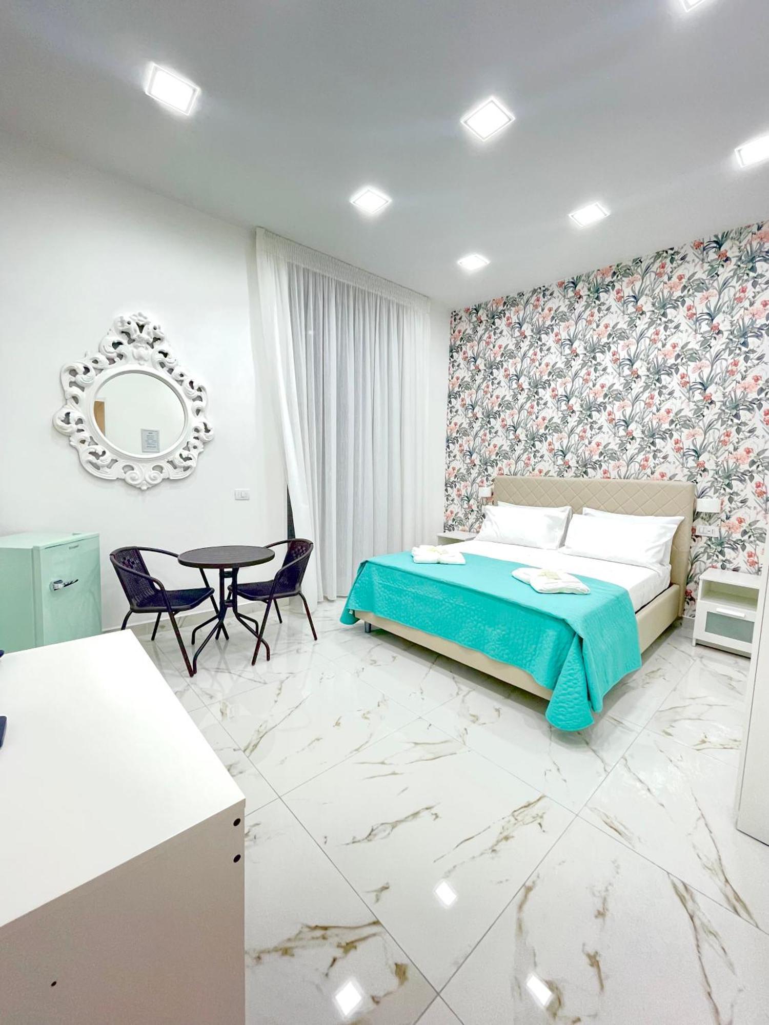 Virgy House Bed & Breakfast Наполи Екстериор снимка
