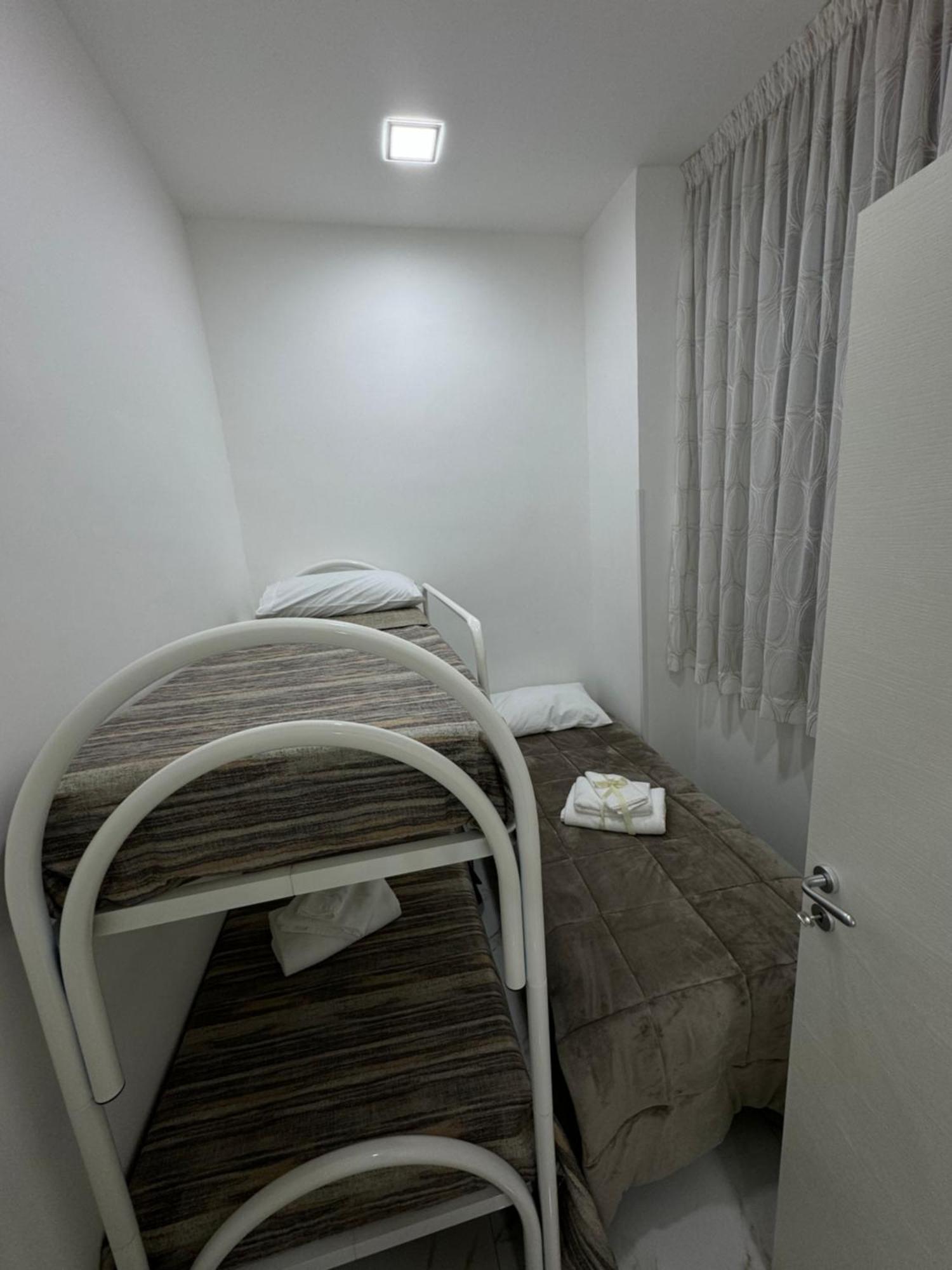 Virgy House Bed & Breakfast Наполи Екстериор снимка